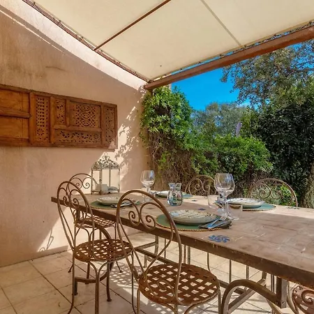 Maison Longagne- Jardin, Piscine, 2 Holiday home *